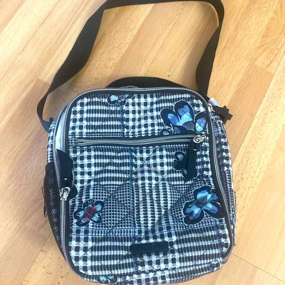 Vera Bradley lunch tote new but tag fell off an is missing